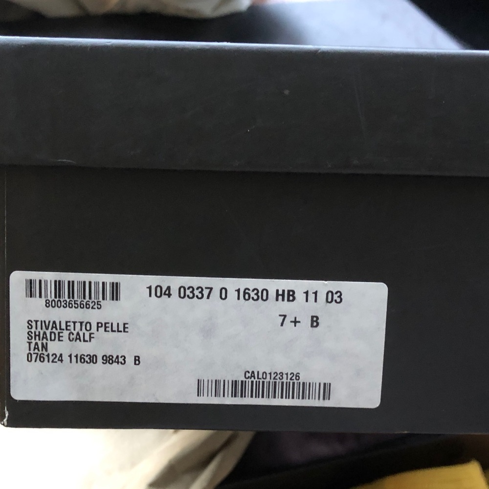 Gucci Black Box with Gold Logo - Picture 7 of 8